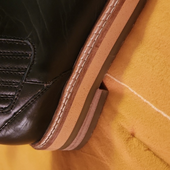 Roolee really nice, cute booties. Worn once! No flaws. - Picture 6 of 6